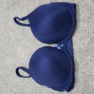 Victoria secret body by Victoria bra 32DDD